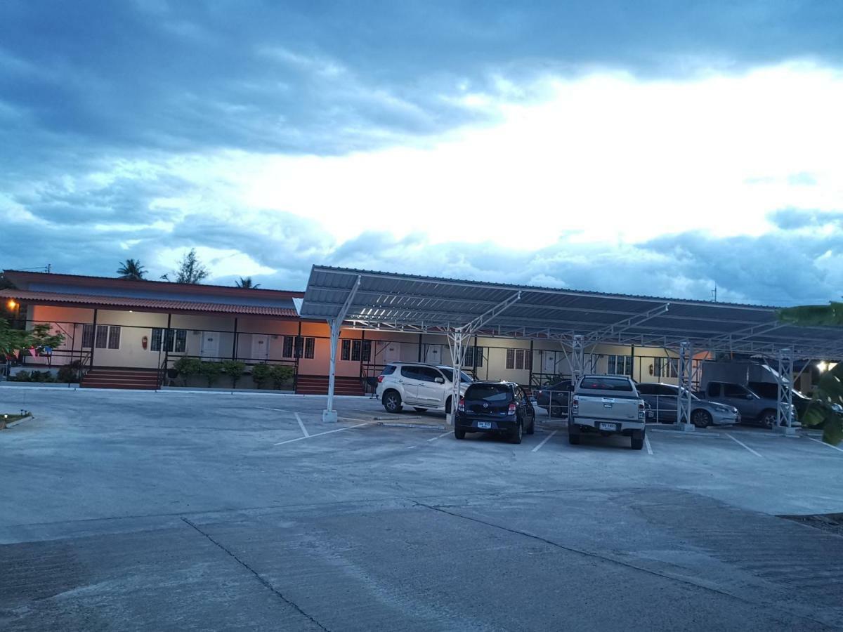 Sailom Resort​ Chom Thong Eksteriør bilde